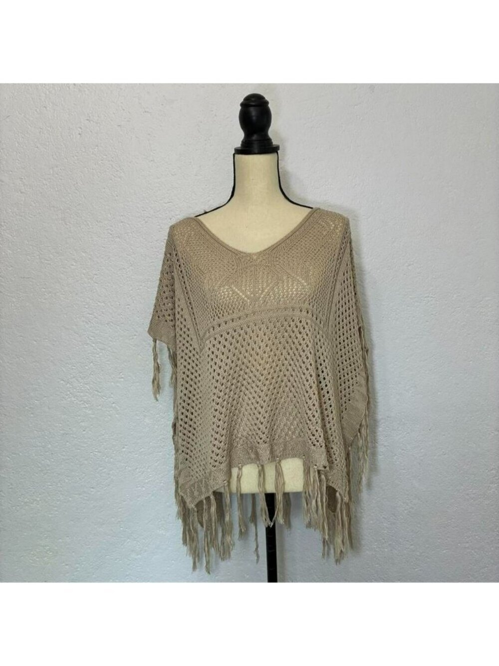 Y2K beige cream crochet poncho fringe